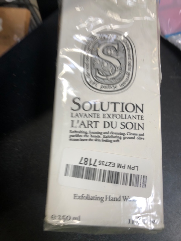 Photo 1 of Diptyque Solution Exfoliating Hand Wash 350 ml 11.8 fl oz