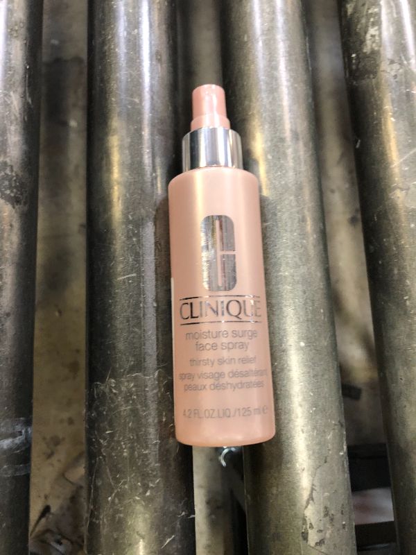 Photo 1 of Clinique Moisture Surge Oil Free Face Spray Thirsty Skin Relief For Very Dry to Oily Combination Skin Types | Hydrating + Softening, 4.2 Fl Oz