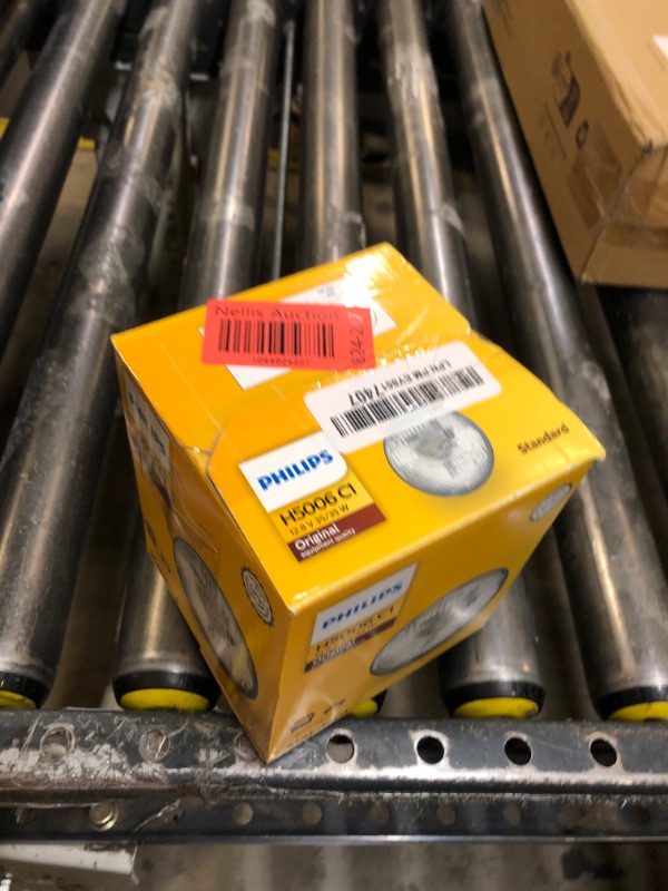 Photo 1 of Philips H5006C1 Standard Halogen Sealed Beam headlamp, 1 Pack