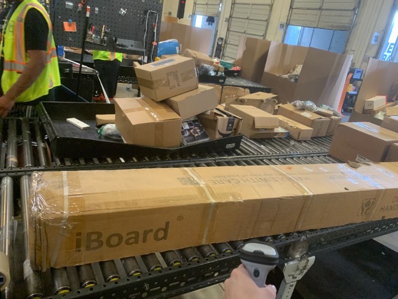 Photo 1 of APS IBFZ4824 Black 5" Running Board Side Step (iBoard Third Generation, For Selected Ford F-150 SuperCrew Cab, Aluminum)