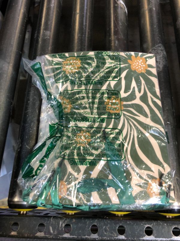 Photo 1 of qiqee 7.9"x4.3"x9.6" 6PCS Clash Flowers Paper Gift Bags with Tissue Paper Handles Medium Size Bags?18pcs Tissue Paper ?