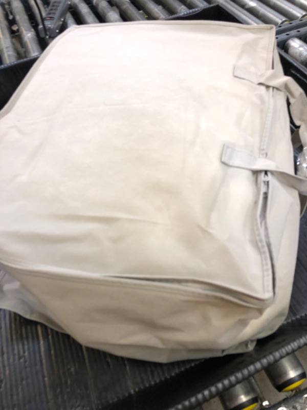Photo 1 of MARTHA STEWART Luxurious Goose Feathers Down Fiber Comforter Twin Size 100% Cotton Duvet Insert, Hotel Quality Hypoallergenic Comforter, 43 oz All Seasons Medium Warmth 68 x 90 Inch White