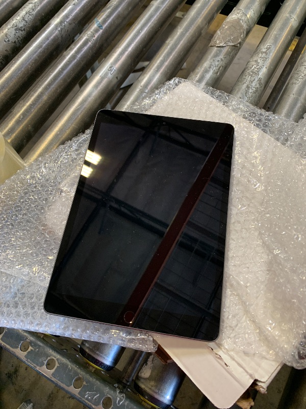 Photo 1 of Apple 2021 iPad (10.2-inch, Wi-Fi, 256GB) - Space Gray (Renewed)