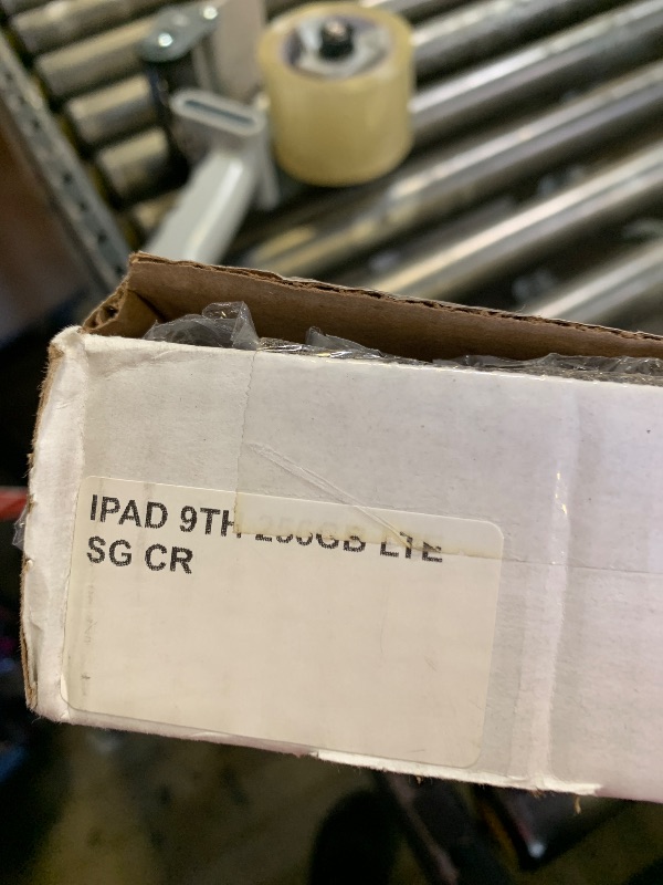 Photo 1 of Apple 2021 iPad (10.2-inch, Wi-Fi, 256GB) - Space Gray (Renewed)