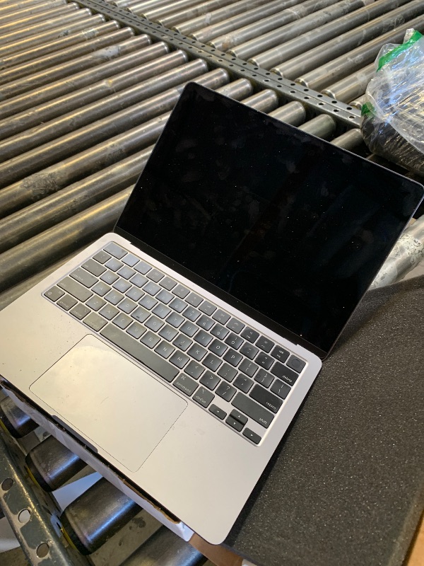 Photo 1 of *FOR PARTS ONLY* Apple 2022 MacBook Air with Apple M2 Chip, 13-inch, 8GB RAM, 512GB SSD Storage - Space Gray (Renewed Premium)