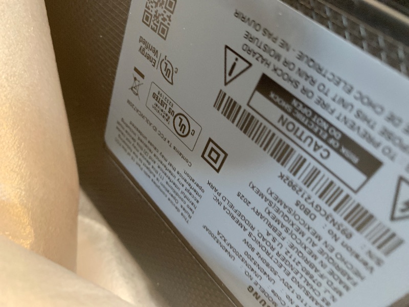Photo 1 of SAMSUNG 40-inch Class LED Smart FHD TV 1080P (UN40N5200AFXZA, 2019 Model)