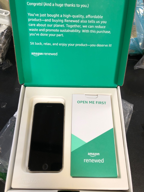 Photo 1 of Apple iPhone SE 3rd Gen, 64GB, Starlight - Unlocked (Renewed Premium)