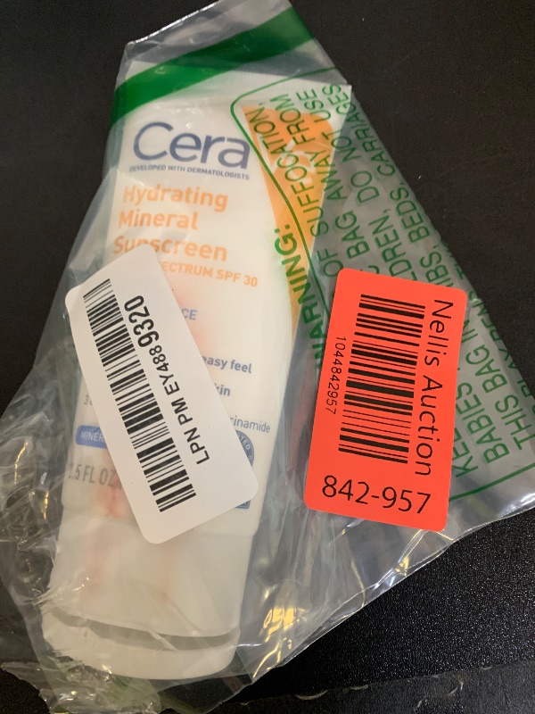 Photo 1 of CeraVe 100% Mineral Sunscreen SPF 30, Face sunscreen With Zinc Oxide & Titanium Dioxide, Hyaluronic Acid + Niacinamide + Ceramides, Oil Free, Travel Size 2.5 oz