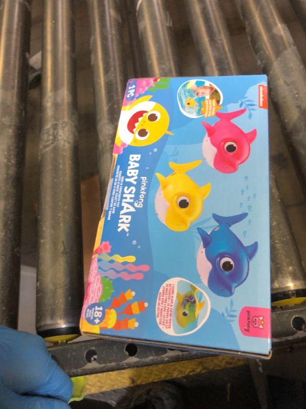 Photo 1 of Robo Alive Junior Baby Shark New Silicon Fins Version Singing and Swimming Daddy Shark (Blue) by ZURU