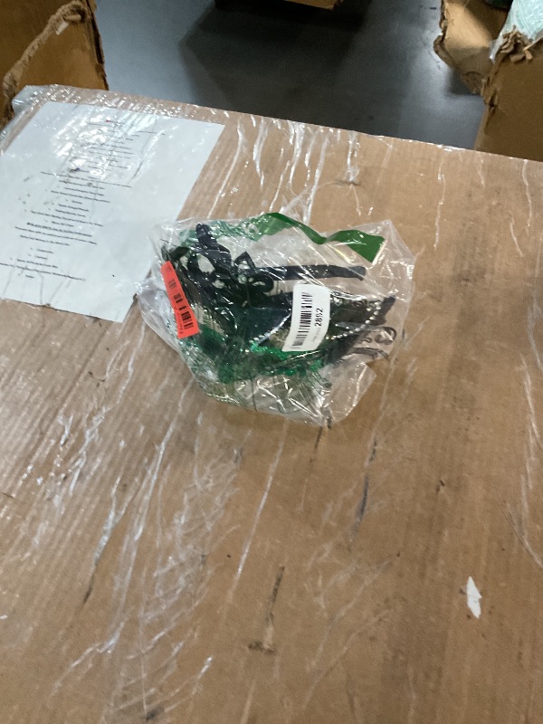 Photo 1 of (BAGGED) (USED/FAIR) Hoshin Masquerade Mask, Mardi Gras Deecorations Venetian Masks for Womens (Black & Green)