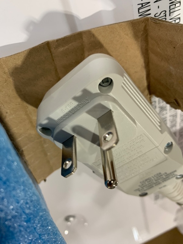 Photo 1 of (electric plug appears to need adaptor)(please see all images) ***TRUCK/TRAILOR PICKUP ONLY*** BLACK+DECKER Window or Through The Wall Air Conditioner 18000 BTU, AC Window Unit Cools Up to 1000 Square Feet