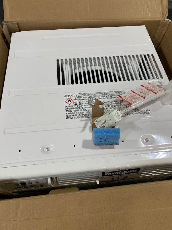 Photo 1 of (electric plug appears to need adaptor)(please see all images) ***TRUCK/TRAILOR PICKUP ONLY*** BLACK+DECKER Window or Through The Wall Air Conditioner 18000 BTU, AC Window Unit Cools Up to 1000 Square Feet