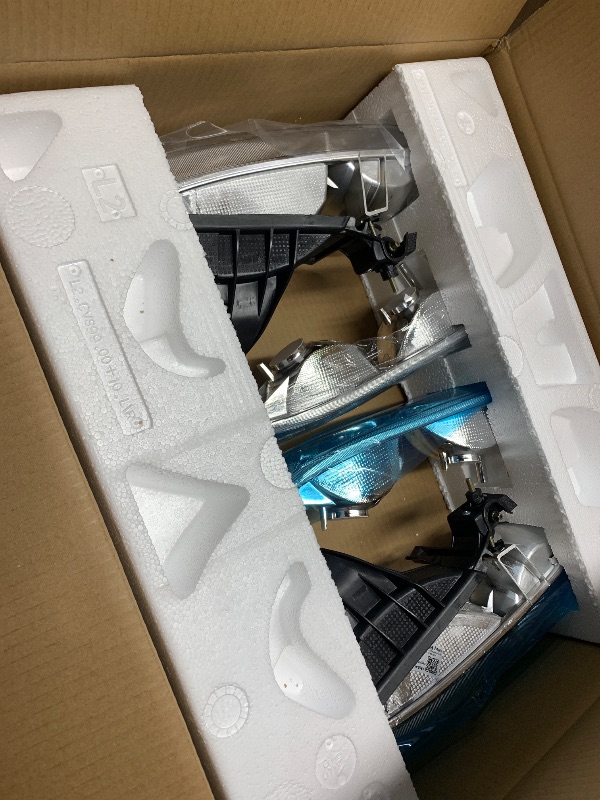 Photo 1 of (see all images) ADCARLIGHTS Headlight Assembly for 1999 2000 2001 2002 Chevy Silverado 1500 2500/1500HD 2500HD 3500/2000-2006 
