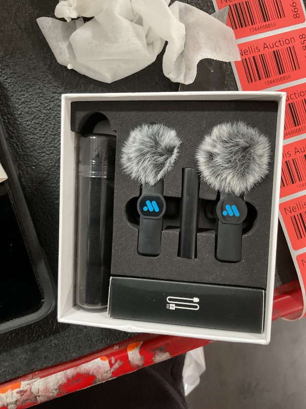 Photo 1 of (CANNOT GET TO POWER ON) (USED/FAIR) Leettus 2pcs Lavalier Wireless Microphone for iPhone iPad Video Recording,Mini Microphone for Game Live Streaming,Interviews,YouTube,TikTok,Vlog(Not Applicable for iPhone USB-C Interface)