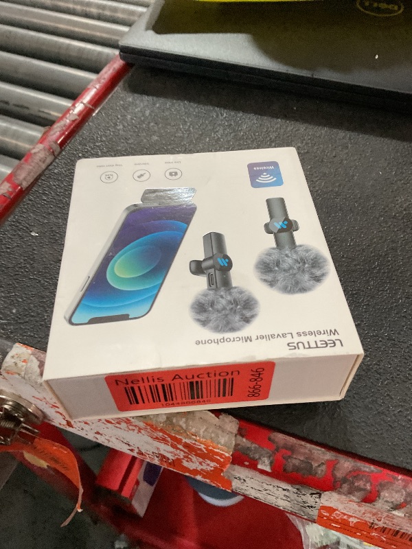 Photo 1 of (CANNOT GET TO POWER ON) (USED/FAIR) Leettus 2pcs Lavalier Wireless Microphone for iPhone iPad Video Recording,Mini Microphone for Game Live Streaming,Interviews,YouTube,TikTok,Vlog(Not Applicable for iPhone USB-C Interface)