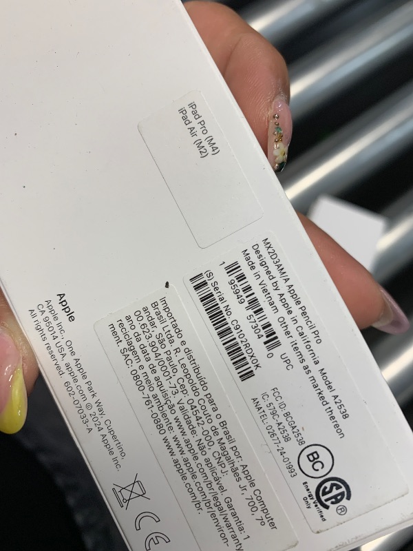 Photo 1 of (UNTESTED) (USED/FAIR) Apple Pencil Pro: Latest Model - Device Compatibility Check Required - Pixel-Perfect Precision, Tilt and Pressure Sensitivity, Perfect for Note-Taking, Drawing, and Art. Charges and Pairs Magnetically