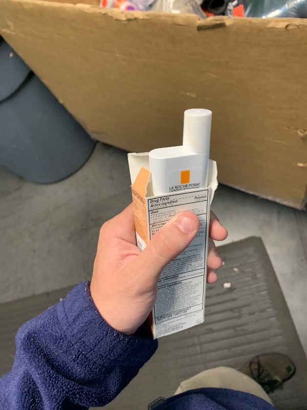 Photo 1 of ***NON REFUNDABLE***La Roche-Posay Anthelios Tinted Sunscreen SPF 40+, Broad Spectrum SPF + Antioxidants, Titanium Dioxide & Zinc Oxide Sunscreen, 4 Flexible Shades With No White Cast, Oil Free & Oxybenzone Free