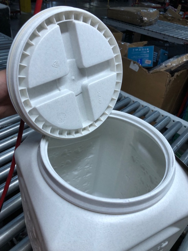 Photo 1 of ***DAMAGED - CRACKED - SEE PICTURES***
Gamma2 Vittles Vault Pet Food Storage Containers - Sealed Dog and Cat Food Storage Container, Fits up to 35lbs, Made in the USA - [12"L x 16.75"H]