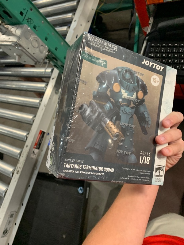 Photo 1 of ***FACTORY SEALED***JOYTOY Warhammer 30K The Horus Heresy 1/18 Action Figure Sons of Horus Tartaros Terminator Squad Terminator with Heavy Flamer and Chainfist Collection Model Birthday Gifts