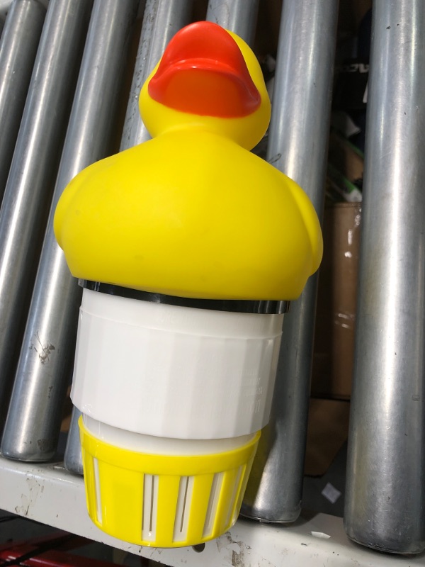 Photo 1 of (Used)(damaged) Pool Chlorine Floater, Large Capacity Floating Chlorine Dispenser Fits Up to 5 Pc 3-Inch Chemical Tablets,Adjustable Flow, Heavy-Duty Plastic