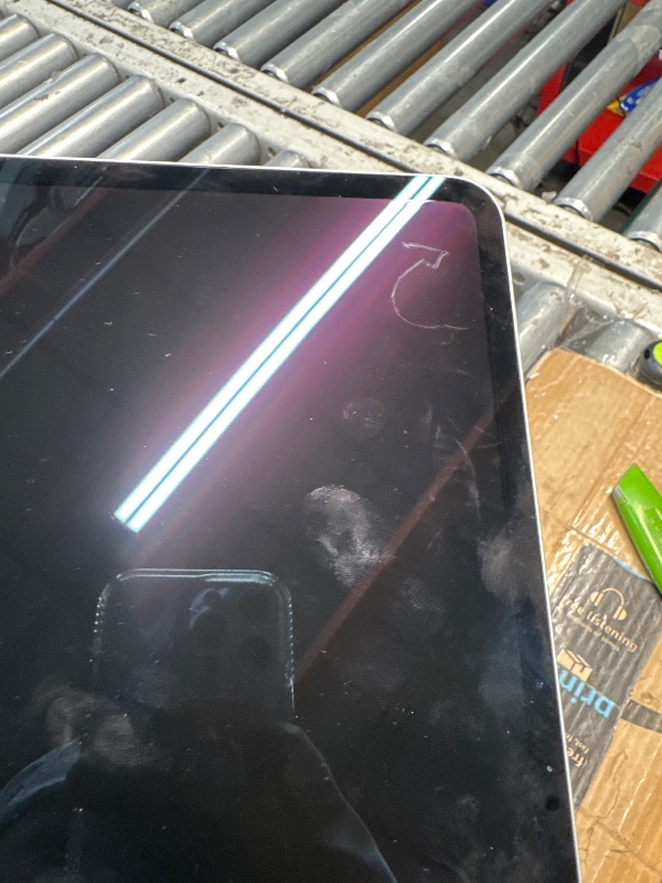 Photo 1 of **Prev used**Minor Damage**Powers on**
Apple iPad Pro 13-Inch (M4): Built for Apple Intelligence, Ultra Retina XDR Display, 512GB, 12MP Front/Back Camera, LiDAR Scanner, Wi-Fi 6E + 5G Cellular, Face ID, All-Day Battery Life — Silver