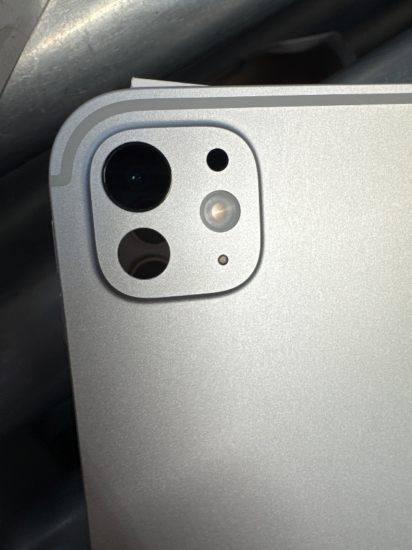 Photo 1 of **Prev used**Minor Damage**Powers on**
Apple iPad Pro 13-Inch (M4): Built for Apple Intelligence, Ultra Retina XDR Display, 512GB, 12MP Front/Back Camera, LiDAR Scanner, Wi-Fi 6E + 5G Cellular, Face ID, All-Day Battery Life — Silver