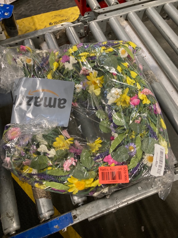 Photo 1 of LLZLL Spring Wreath 22" Spring Wreaths for Front Door Artificial Summer Wreath with Eucalyptus Leaf Lavender Daisy for Indoor Outdoor Home Decor Festival Celebrations