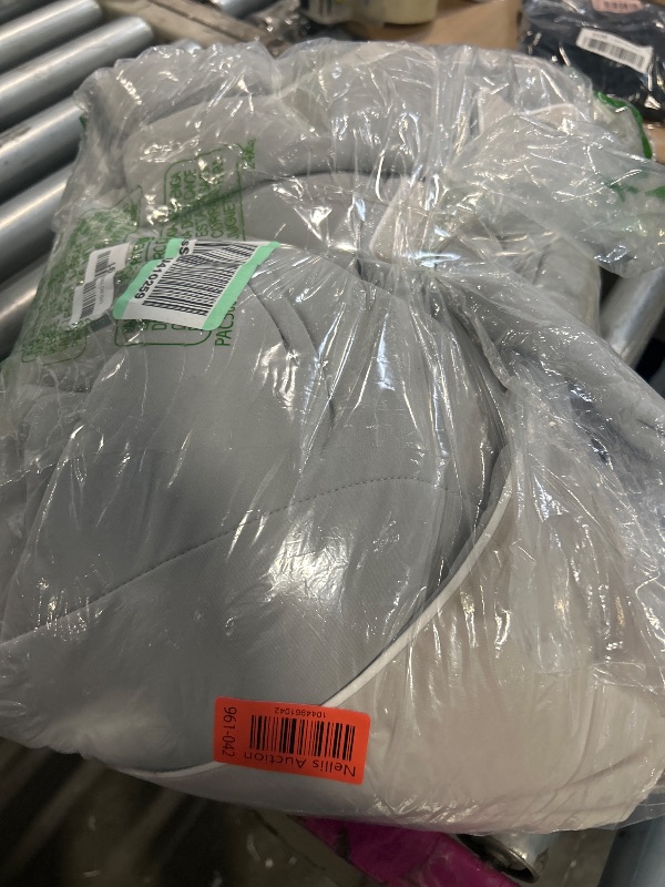 Photo 1 of ** SIMILAR IMAGE**Cozy Bliss Cooling Comforter Queen Size Dual-Sided, Ultra-Soft Cooling Blankets for Hot Sleepers and Night Sweats, Breathable Lightweight Silky Smooth, Cool Grey