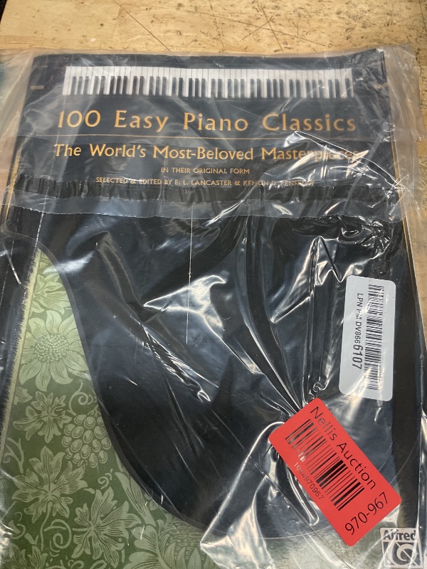 Photo 1 of 100 Easy Piano Classics: The World's Most-Beloved Masterpieces (Easy Piano)
