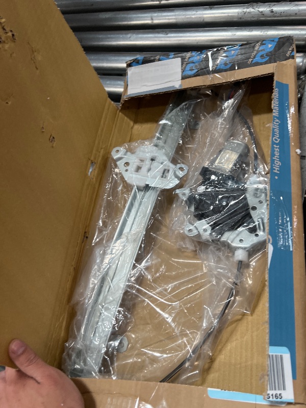 Photo 1 of ***Missing parts ***Prev used ***
TRQ Front Left Power Window Regulator & Motor Assembly Drivers Side