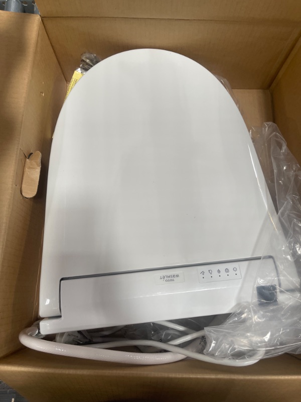 Photo 1 of ***REMOTE MISSING*** TOTO SW3083#01 WASHLET C5 Round Electronic Bidet Toilet Seat, C5Round, Cotton White
