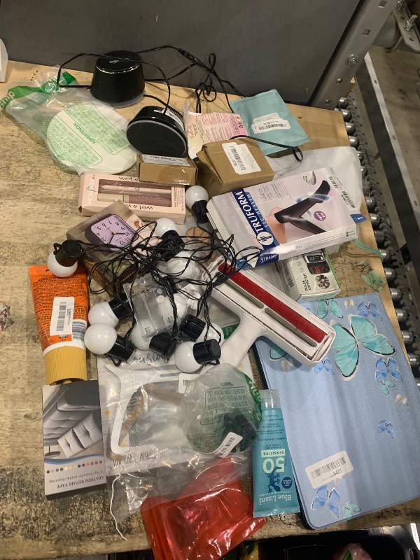 Photo 1 of ** SOLD AS IS BUNDLE OF HOME GOODS AND MISCELLANEOUS ITEMS FINAL SALE**