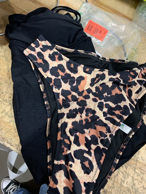 Photo 1 of Swimsuits Two Piece Bathing Suit L