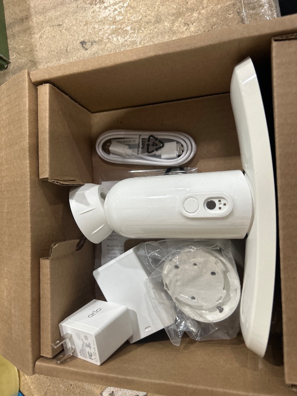 Photo 1 of Arlo Pro 3 Floodlight Wireless Camera, Color Night Vision, Motion Sensor, 2-Way Audio, White, 1-Pack (Renewed)