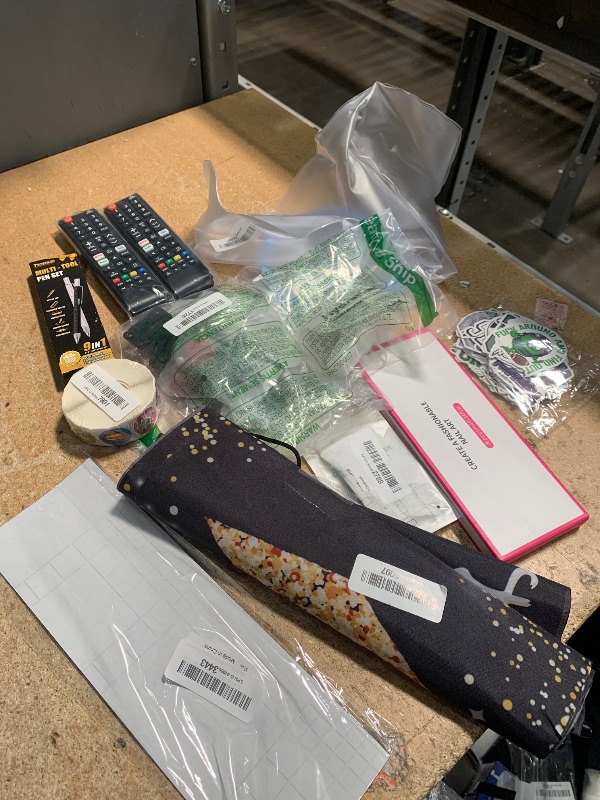 Photo 1 of *NON-REFUNDABLE* BUNDLE OF ASSORTED ITEMS  (ITEMS:12)