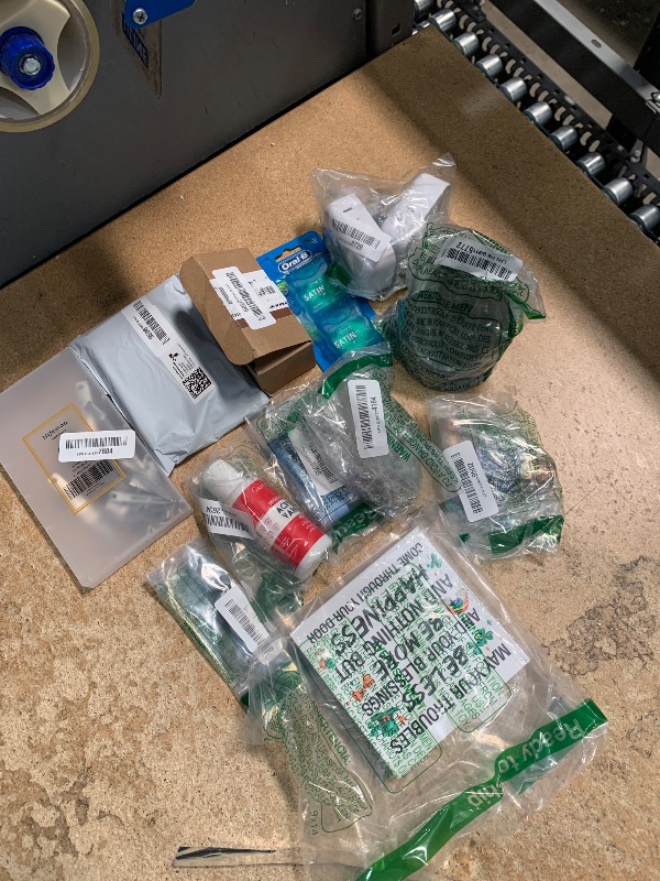 Photo 1 of *NON-REFUNDABLE* BUNDLE OF ASSORTED ITEMS  (ITEMS:12)