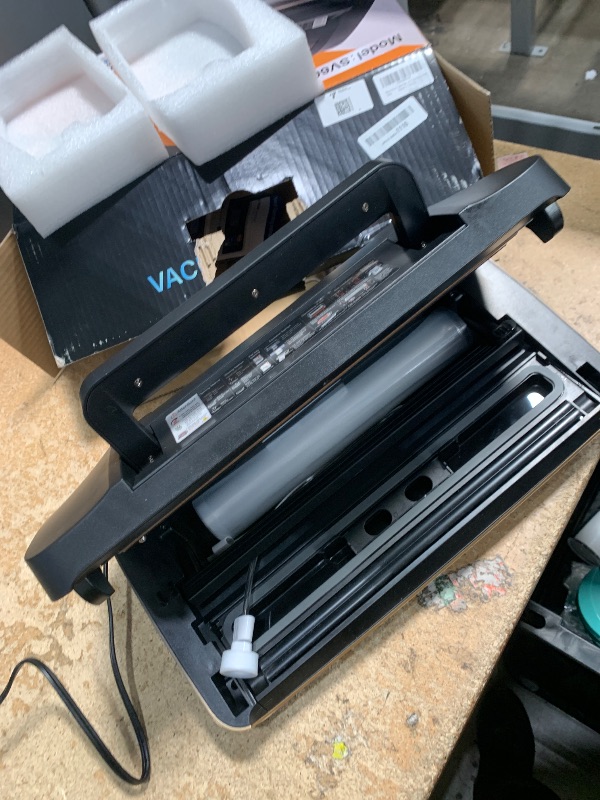 Photo 1 of *POWERS ON* 95kpa Vacuum Sealer Machine,Commercial Full Automatic Food Sealer,Powerful Sealing System with Double Heat Seal,Bags Storage, Easy-Lock Handle,Build-in Cutter,1 Bag Rolls and 10 pcs Pre-cut Bags