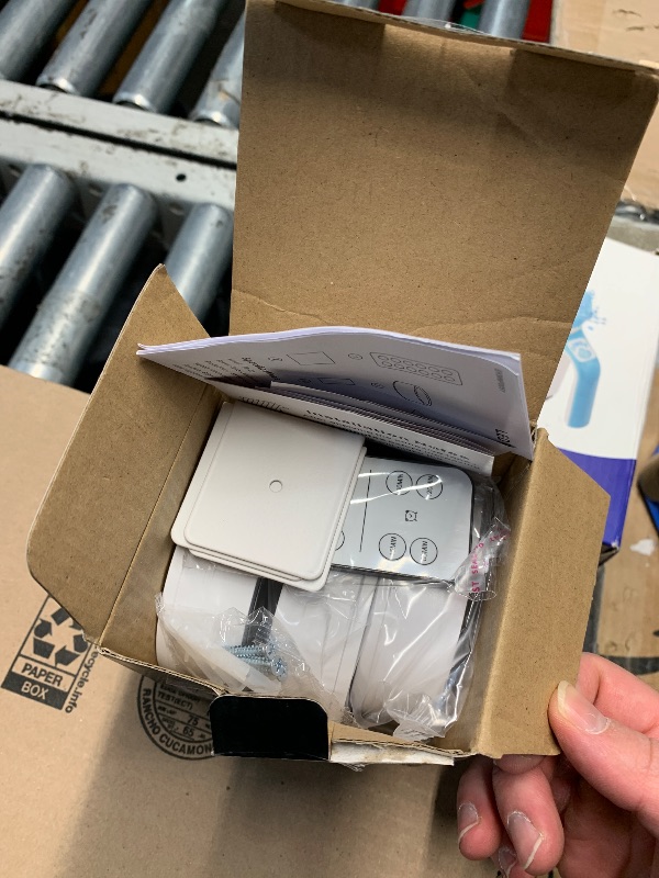 Photo 1 of (USED/FAIR) 3Pcs Picture Light Battery Operated, Wireless Led Painting Light with Remote Dimmable and Timer, 3 Lighting Modes Art Display Light for Picture Frame Artworking Portrait, Wall Decorative Puck Lights