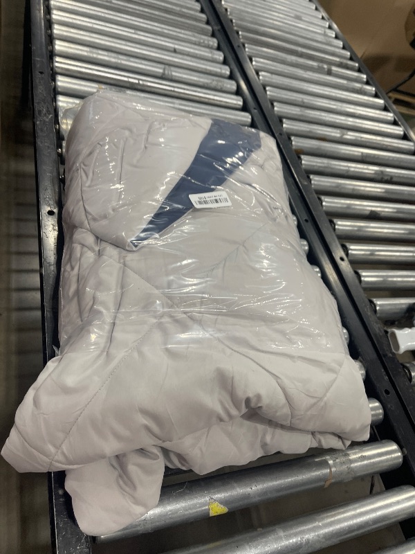 Photo 1 of HYLEORY All Season Queen Size Bed Comforter - Cooling Down Alternative Quilted Duvet Insert with Corner Tabs - Winter Warm - Machine Washable - Light Grey