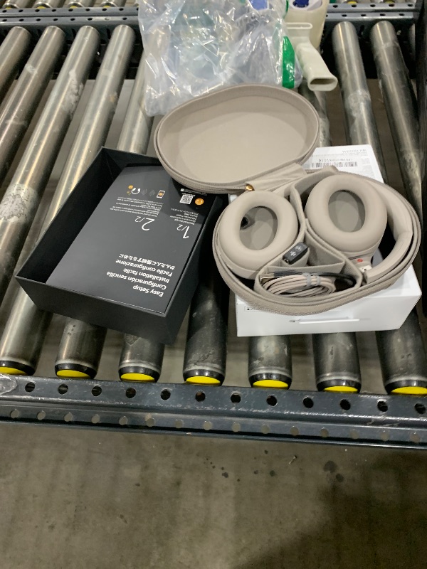 Photo 1 of Sony WH-1000XM4 Noise Cancelling Wireless Headphones - 30hr Battery Life - Over Ear Style - Optimised for Alexa and Google Assistant - Built-in mic for Calls - Silver International Version