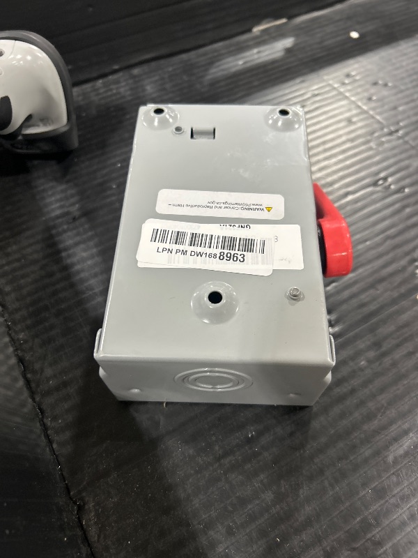 Photo 1 of Siemens GNF321A 30-Amp, 3-Pole, 240V General Duty Compact Series Safety Switch, Non-Fusible, Indoor