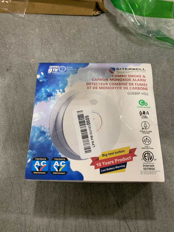 Photo 1 of Siterlink Hardwired Smoke Detector Carbon Monoxide Detector Combo 10 Year Battery up, UL 217-9th Conforming, Interconnected Smoke & CO Alarm with Bilingual Voice Alerts, 1 Pack