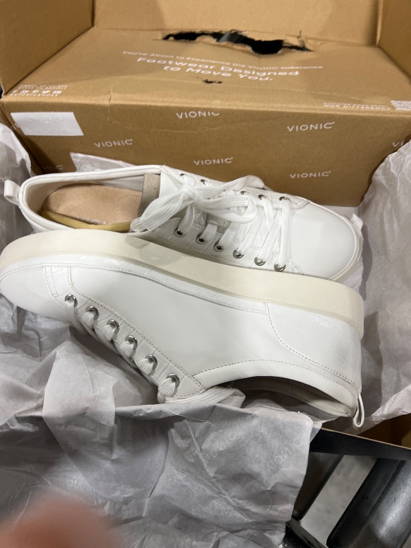 Photo 1 of Vionic Women's Winny, White Nappa, 10 Wide