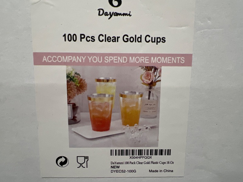 Photo 1 of 100 clear cups 
