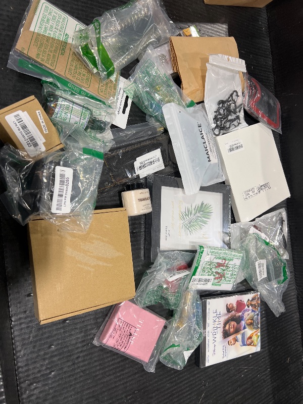 Photo 1 of bag of mixed items 