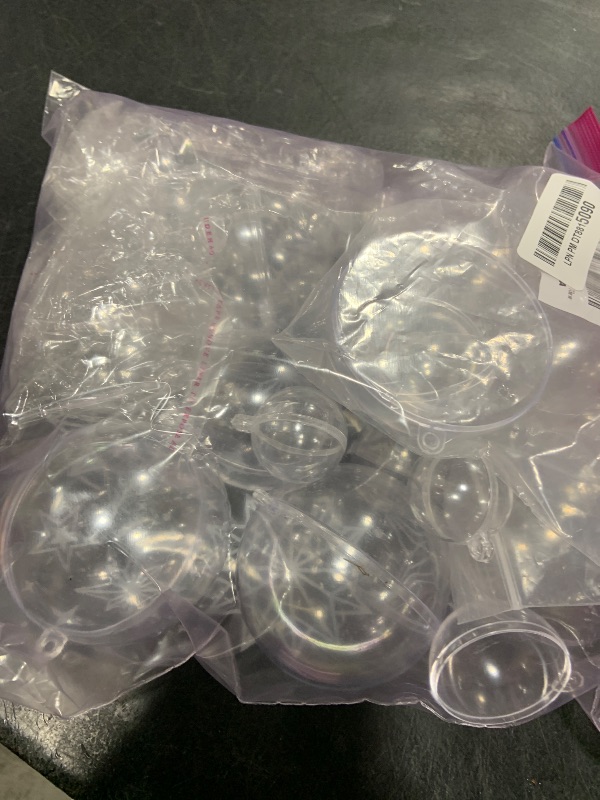 Photo 1 of AOMGD 25 Set 50 Pieces Christmas Clear Plastic Fillable Ornaments, DIY Bath Bomb Mold,Acrylic Clear Plastic Ornaments Balls Fillable Wedding Party Decor with 5 Size 30mm 40mm 50mm 60mm 70mm