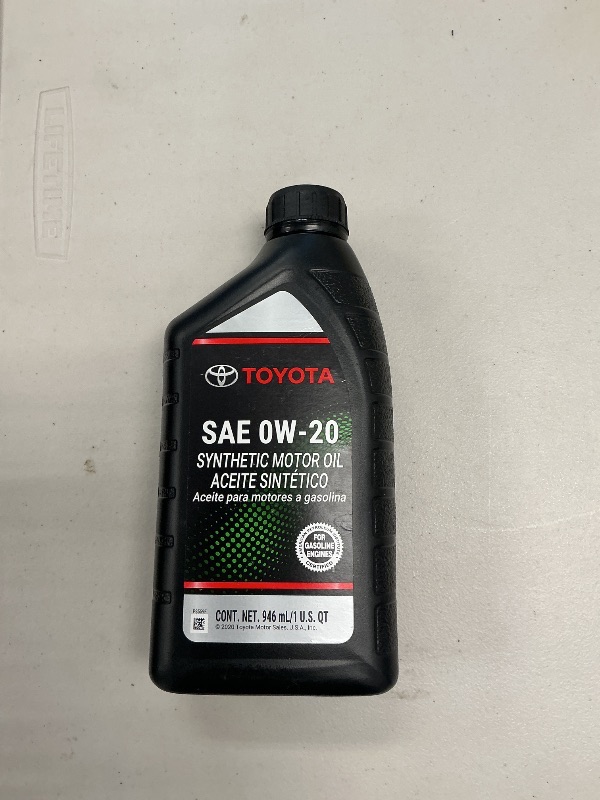 Photo 1 of Genuine Toyota Synthetic Motor Oil Sae 0w20 002790wqte01