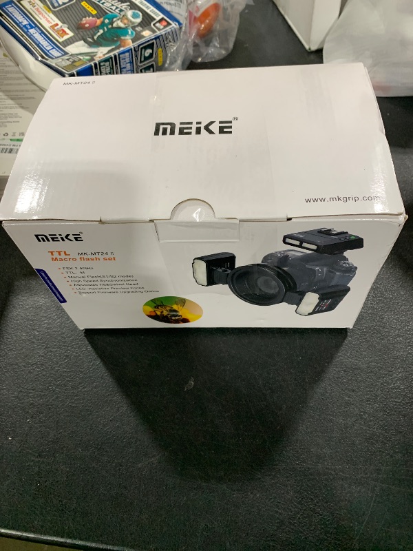 Photo 1 of Meike MK-MT24 Close-Up Speedlight Macro Twin Lite Flash Compatible with Nikon F-Mount Z-Mount Digital SLR Cameras D1X D2 D2H D2X D3 D3X D200 D300 D300S D700 D3500 Z6 Z7, etc