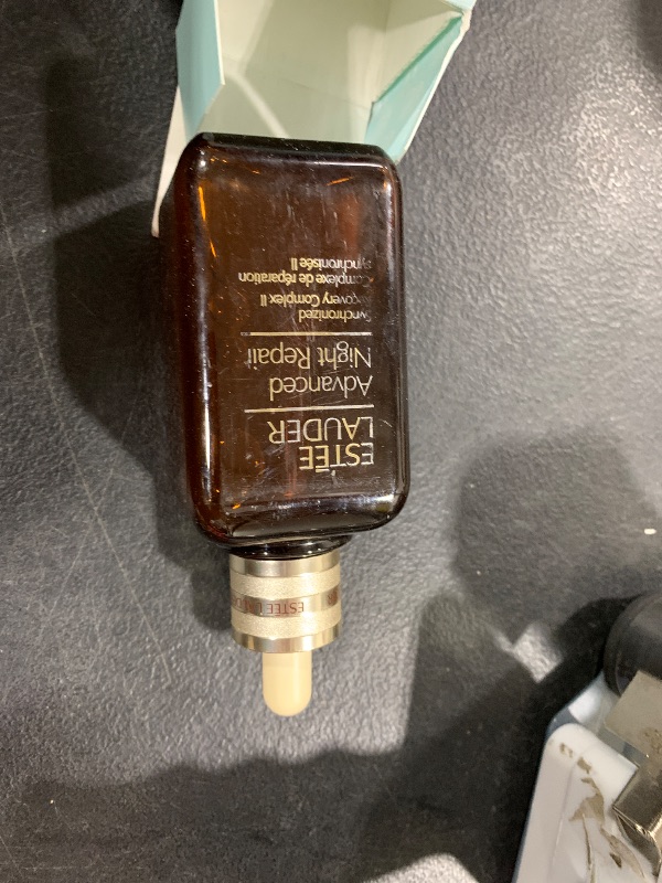 Photo 1 of Estée Lauder Advanced Night Repair Face Serum Synchronized Multi-Recovery Complex with Hyaluronic Acid & Peptides| Anti Aging & Hydrating, 3.9 Fl Oz