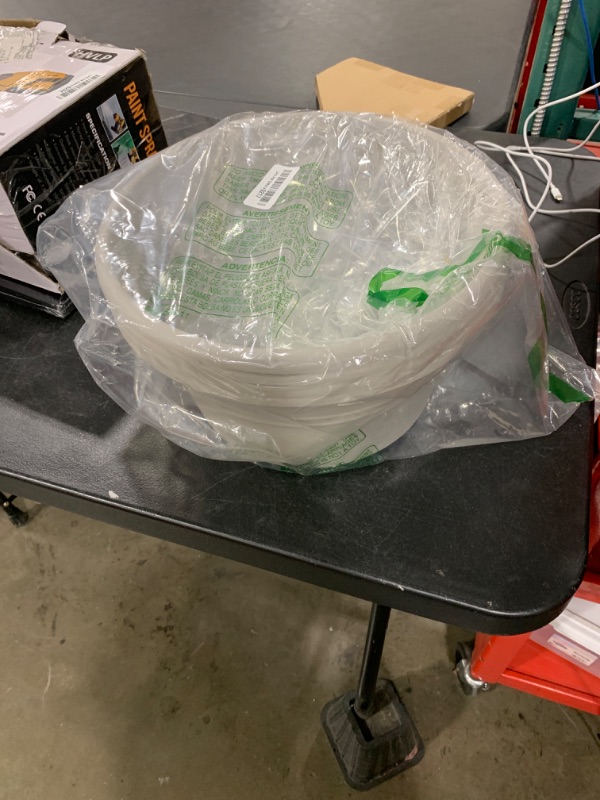 Photo 1 of Plastic Pots for plants medium size. 4 Pack.